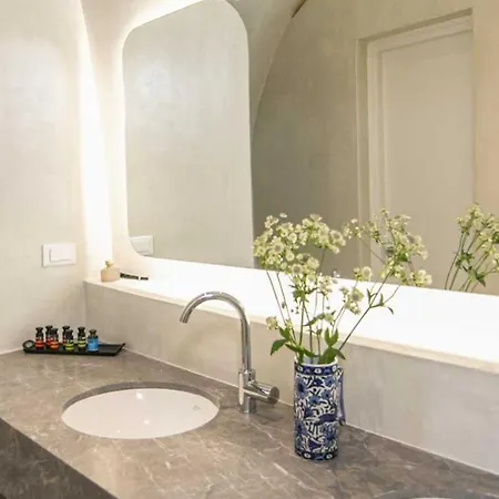 Villa Elegant Santorini Superior One Bedroom With Outdoor Hot Tub Katina *