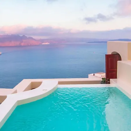Elegant Santorini Superior One Bedroom With Outdoor Hot Tub