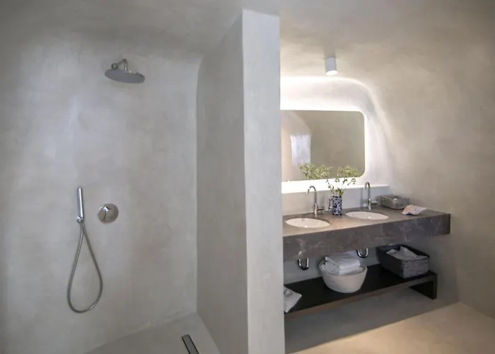 Elegant Santorini Superior One Bedroom With Outdoor Hot Tub Villa *