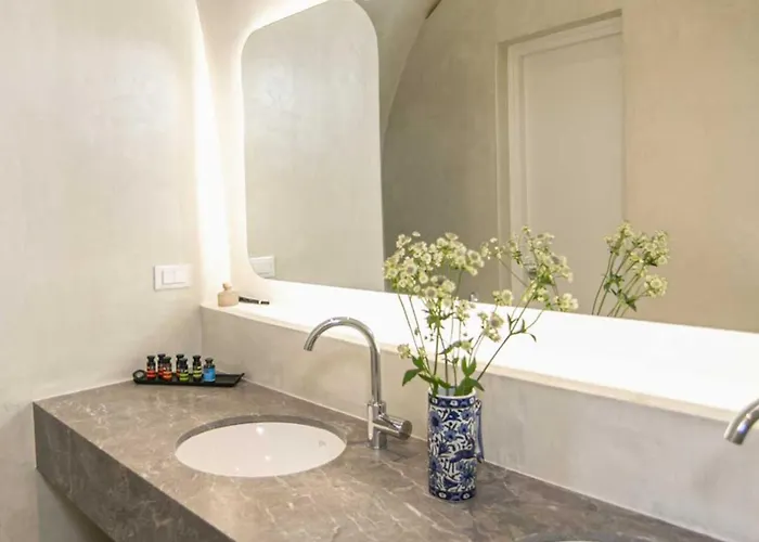 Elegant Santorini Superior One Bedroom With Outdoor Hot Tub Villa