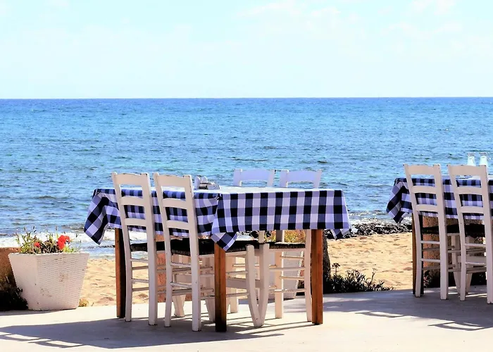 Villa Elegant Santorini Superior One Bedroom With Outdoor Hot Tub *